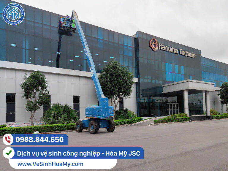Dịch vụ vệ sinh công nghiệp: Uy tín - chất lượng - giá tốt 4 Dịch vụ vệ sinh kính
