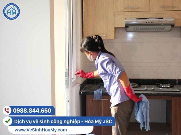 Vệ sinh nhà cửa sau xây dựng. Cách chọn thuê công ty uy tín. 2 vệ sinh công nghiệp tại Gia Lâm