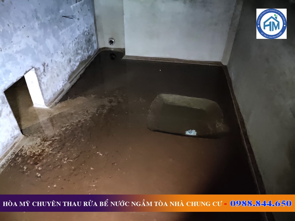Thau rửa bể nước ngầm tòa nhà chung cư tại Gia Lâm