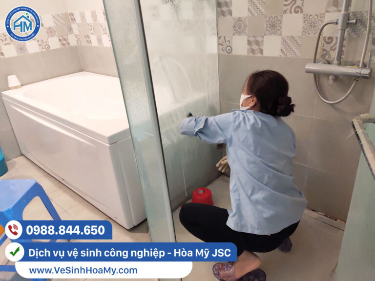 Dịch vụ vệ sinh nhà cửa ở Hà Nội cao cấp. Uy tín. Đảm bảo chất lượng. 4 vệ sinh nhà ở